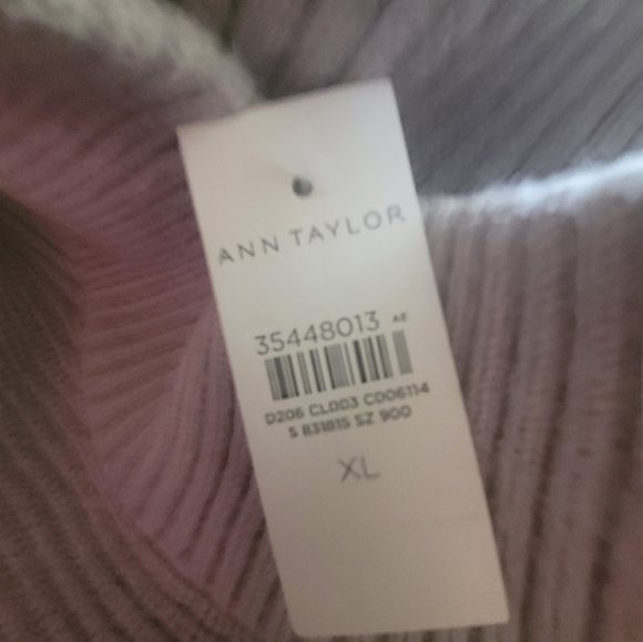 Ann Taylor Short Sleeve Light Gray Tunic Sweater - Size XL - Picture 2 of 2